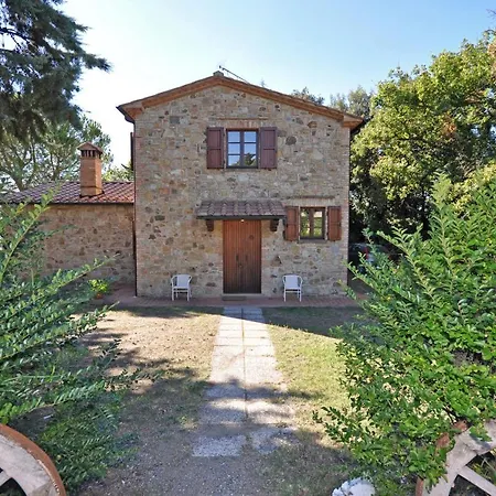 Sleeps 6 Pool Wifi Daire